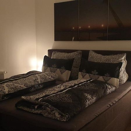 Seensucht & Urlaubstraeume, Ferienwohnung "Seerose" Grossraeschen Esterno foto