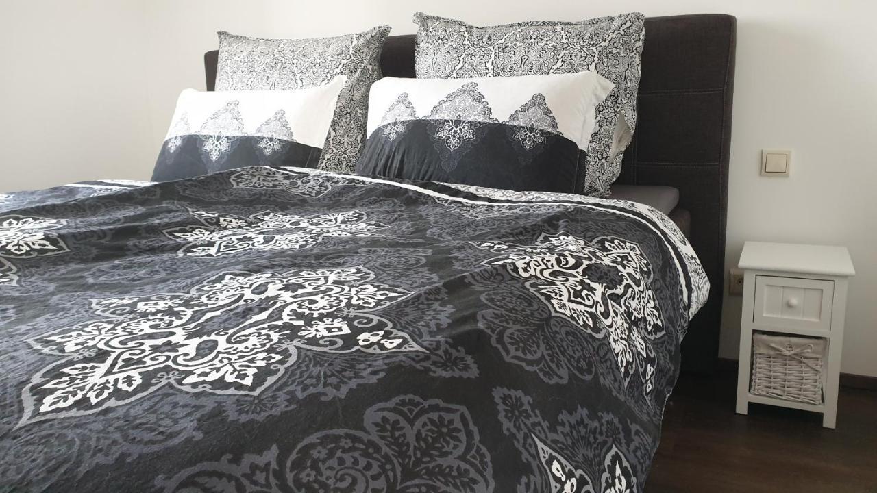 Seensucht & Urlaubstraeume, Ferienwohnung "Seerose" Grossraeschen Esterno foto