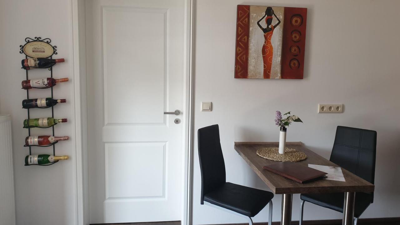 Seensucht & Urlaubstraeume, Ferienwohnung "Seerose" Grossraeschen Esterno foto